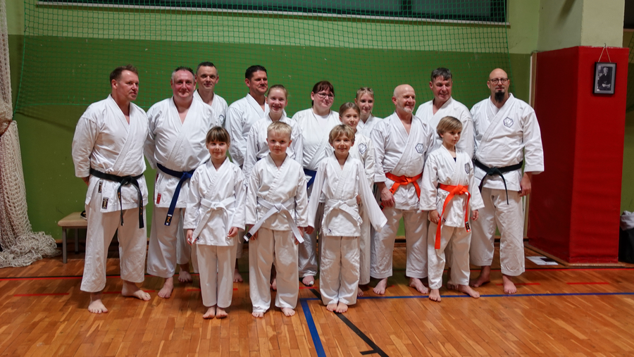 Gruppenbild mit Trainern